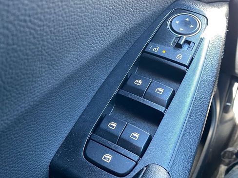 New 2026 Kia Seltos S FWD image 11
