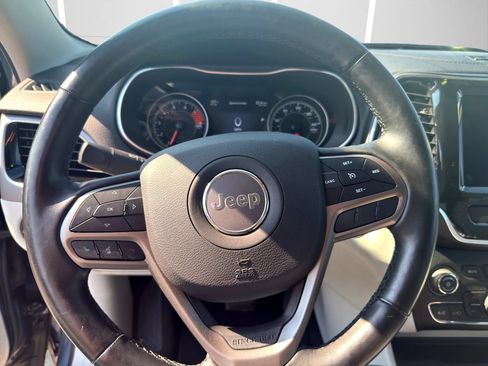 Used 2020 Jeep Cherokee Limited AWD/4WD image 17