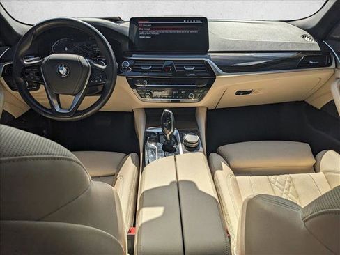 Used 2023 BMW 530i w/ Premium Package image 17