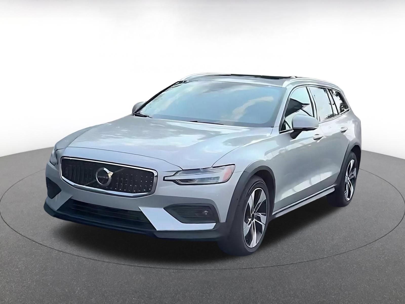 Used 2025 Volvo V60 B5 Cross Country Plus AWD/4WD image 6