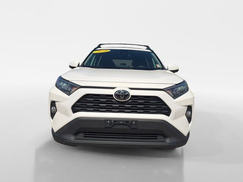 Used 2020 Toyota RAV4 XLE w/ Convenience Package FWD image 8
