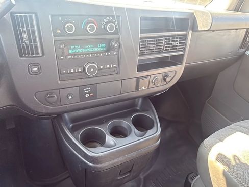 Used 2017 Chevrolet Express 3500 RWD image 13