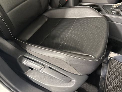 Used 2021 Volkswagen Tiguan SE R-Line image 31