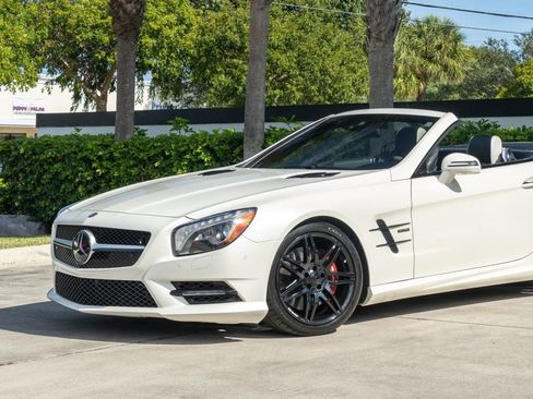 Used 2015 Mercedes-Benz SL 550 image 3