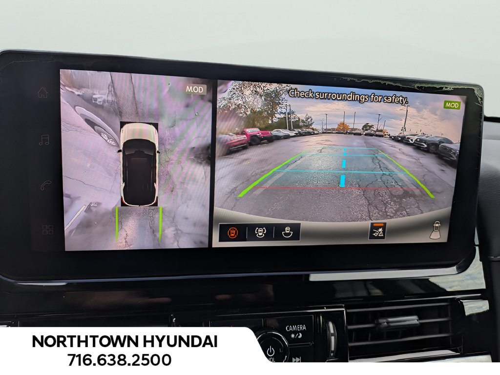 Used 2026 Nissan Pathfinder SL AWD/4WD image 17