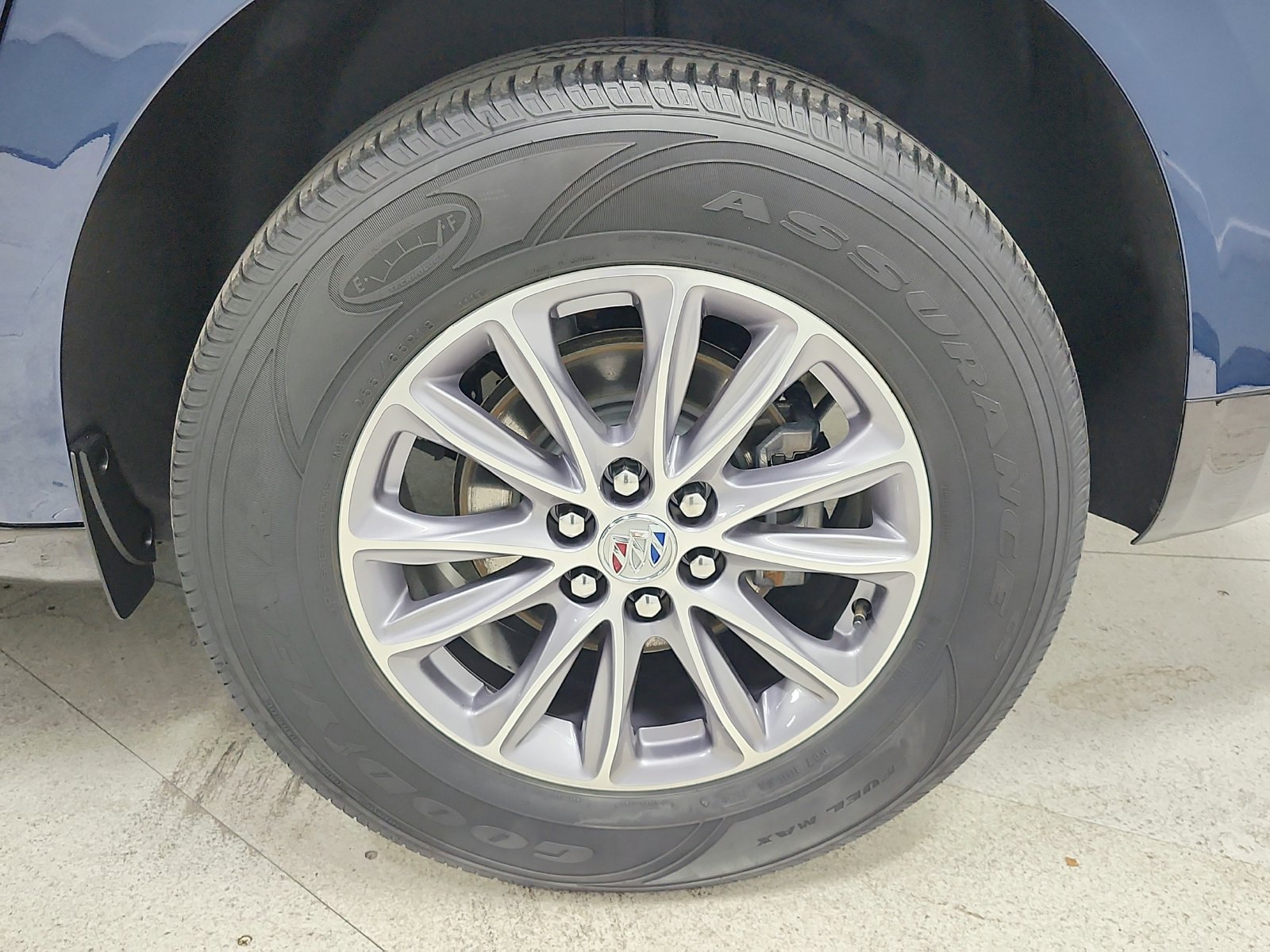Used 2024 Buick Enclave Essence FWD image 46