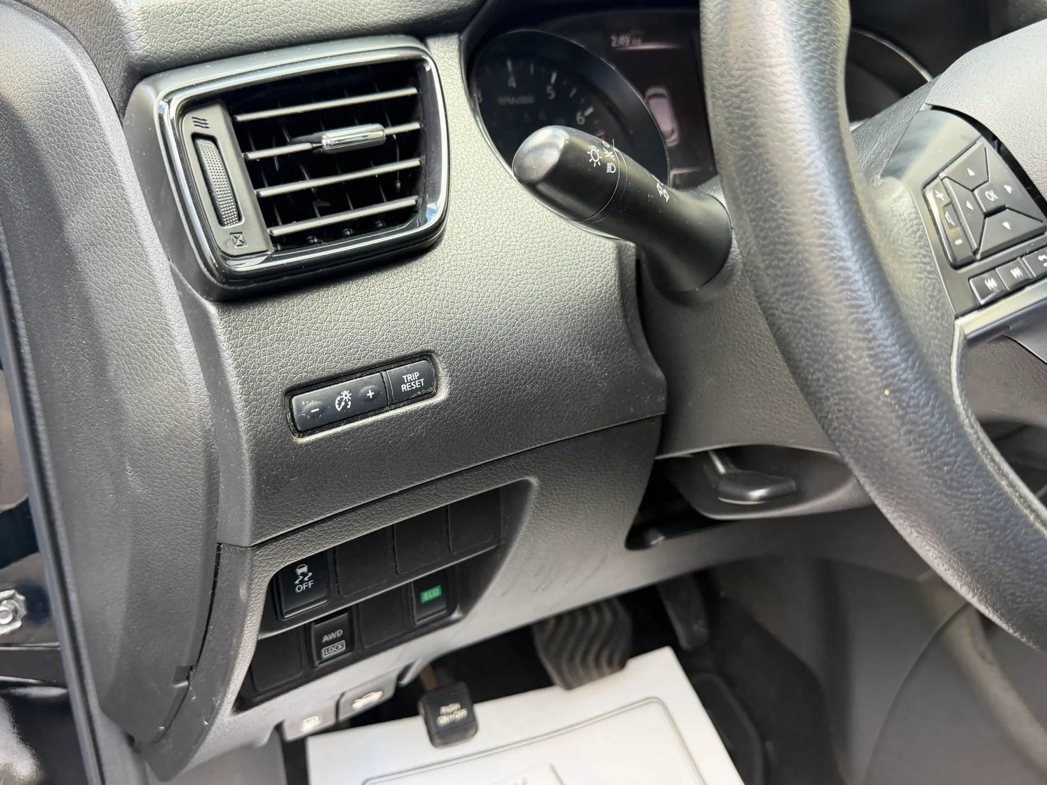 Used 2018 Nissan Rogue Sport S AWD/4WD image 27