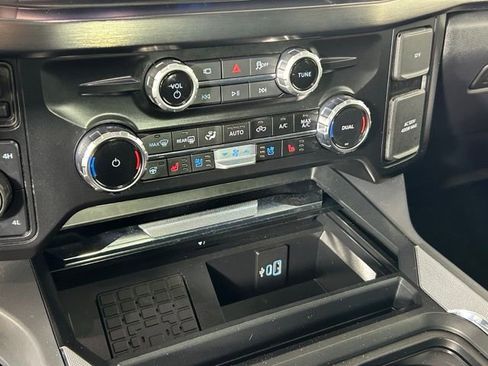 Used 2025 Ford F350 Lariat w/ Black Appearance Package AWD/4WD image 32