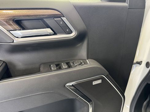 New 2026 Chevrolet Silverado 1500 RST w/ Redline Edition AWD/4WD image 6