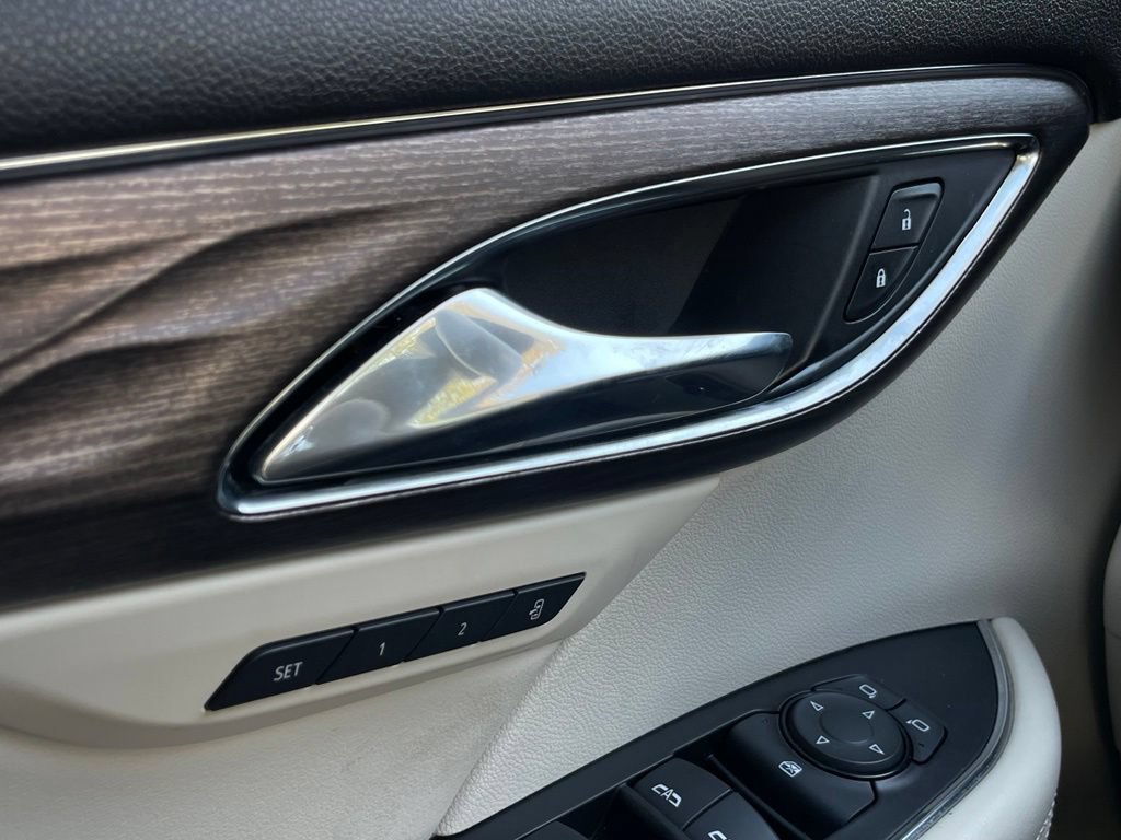 Used 2023 Buick Envision Avenir FWD image 13