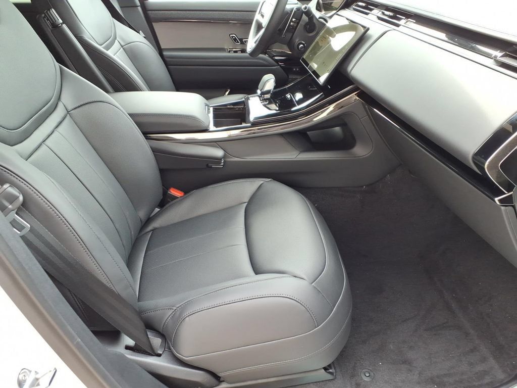 New 2026 Land Rover Range Rover Sport SE AWD/4WD image 7