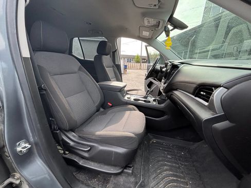 Used 2019 Chevrolet Traverse LT FWD image 16
