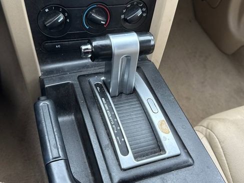 Used 2008 Ford Mustang Deluxe image 24