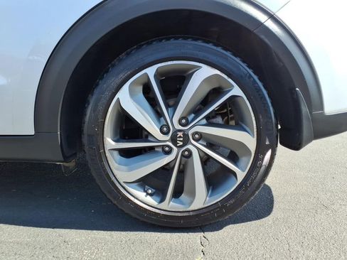 Used 2019 Kia Niro Touring image 25