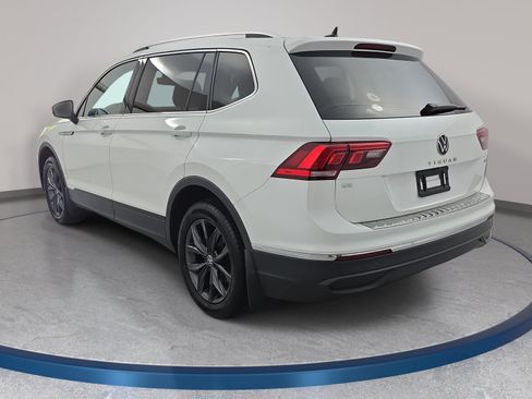 Certified 2023 Volkswagen Tiguan SE w/ Panoramic Sunroof Package AWD/4WD image 7