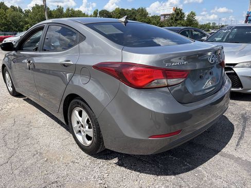 Used 2014 Hyundai Elantra SE FWD image 3