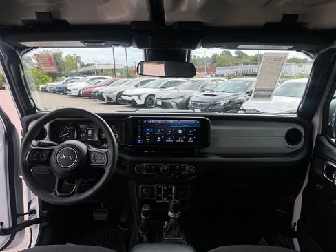 Used 2024 Jeep Wrangler Unlimited w/ Convenience Group AWD/4WD image 22