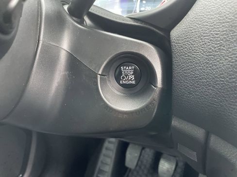 Used 2018 Jeep Renegade Altitude AWD/4WD image 24