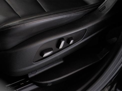 Used 2024 Cadillac XT6 Premium Luxury image 34