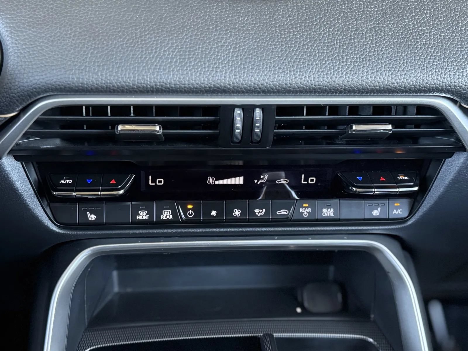 Used 2025 MAZDA CX-70 Plug-In Hybrid w/ Premium Pkg AWD/4WD image 31