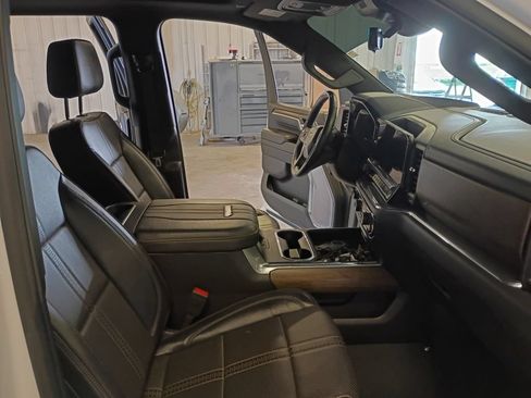 Used 2025 Chevrolet Silverado 3500 High Country w/ High Country Premium Package AWD/4WD image 42