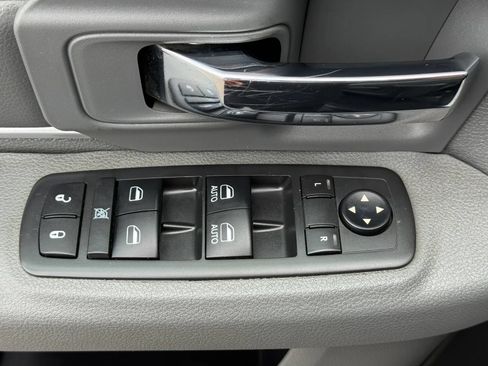 Used 2016 RAM 1500 Classic SLT RWD image 14