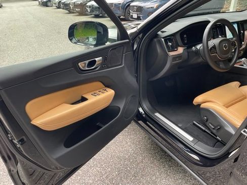 Certified 2023 Volvo XC60 B6 Ultimate w/ Climate Package AWD/4WD image 11