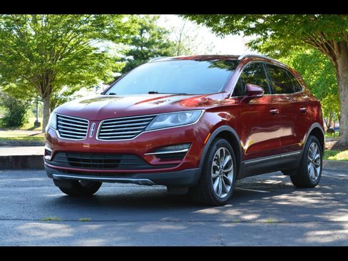 Used 2017 Lincoln MKC Select w/ Select Plus Package FWD image 1