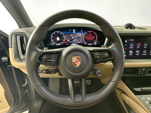 Certified 2025 Porsche Cayenne S image 20