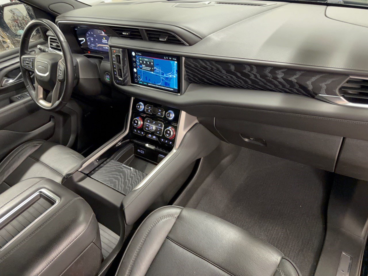Used 2022 GMC Yukon XL Denali w/ Max Trailering Package RWD image 31