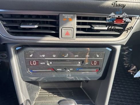 New 2025 Volkswagen Taos SE image 12
