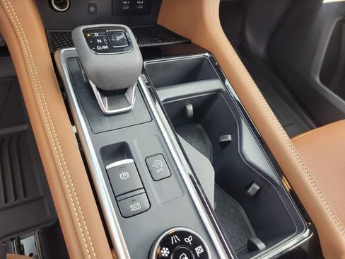 New 2026 Nissan Pathfinder Platinum AWD/4WD image 19