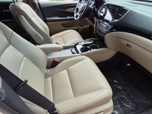 Used 2019 Honda Pilot Touring image 23