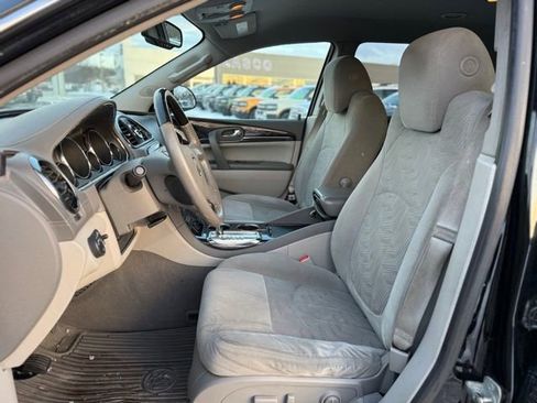 Used 2017 Buick Enclave Convenience image 2