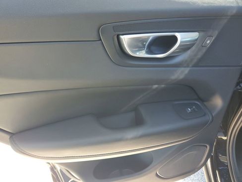 Certified 2025 Volvo XC60 B5 Core AWD/4WD image 13