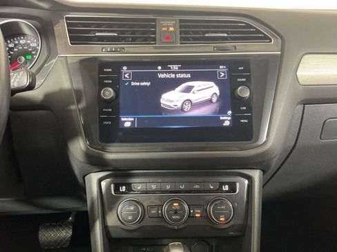 Used 2021 Volkswagen Tiguan SE w/ Panoramic Sunroof Package image 14