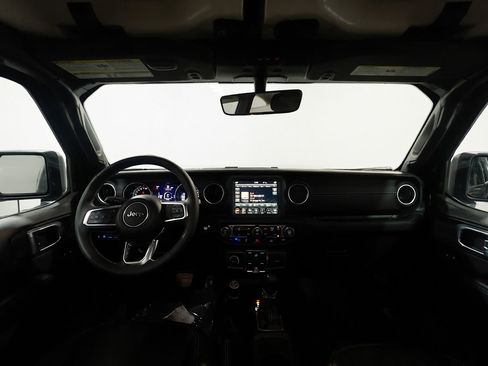 Used 2023 Jeep Wrangler Unlimited Sahara AWD/4WD image 16