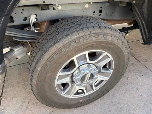 Used 2025 Ford F250 Lariat AWD/4WD image 16