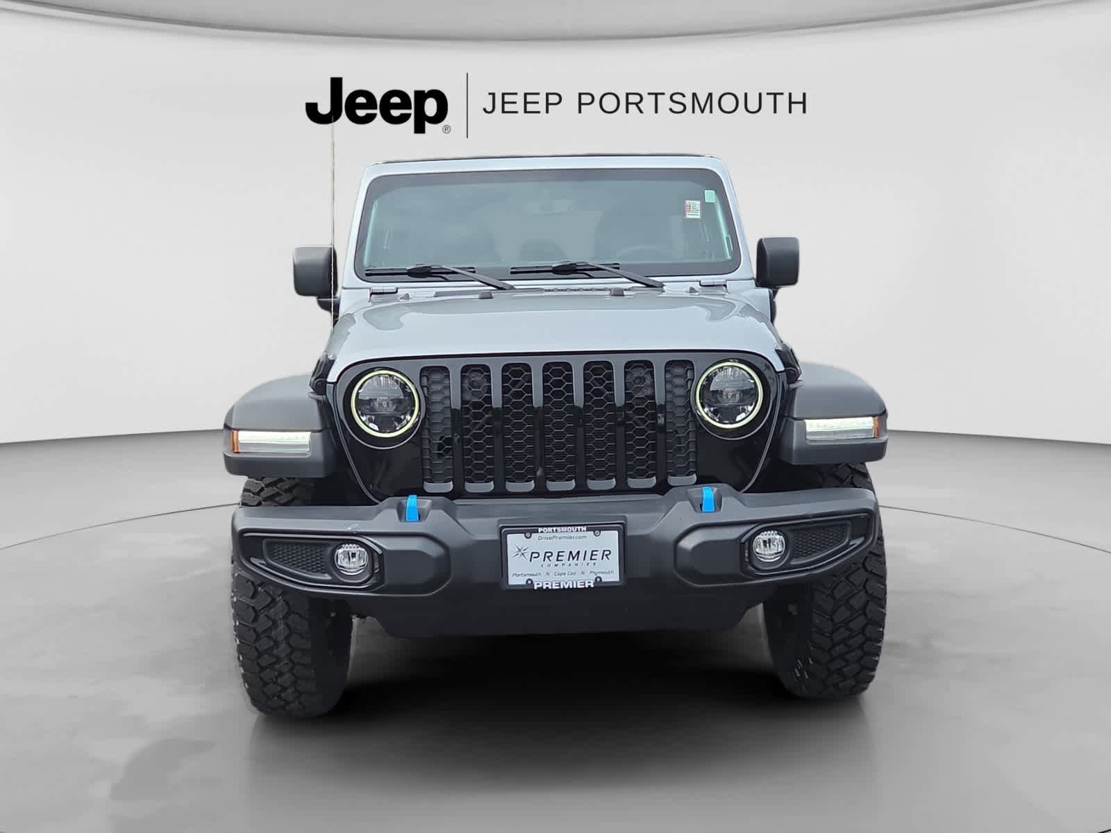 Used 2023 Jeep Wrangler Unlimited w/ Sun & Screen Package AWD/4WD image 2
