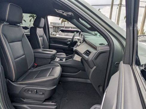 Used 2024 Chevrolet Suburban Premier image 20