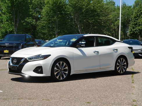 Used 2023 Nissan Maxima Platinum w/ Sport Mat Group FWD image 3