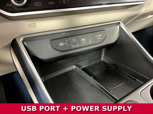 Used 2025 Kia Carnival EX FWD image 14