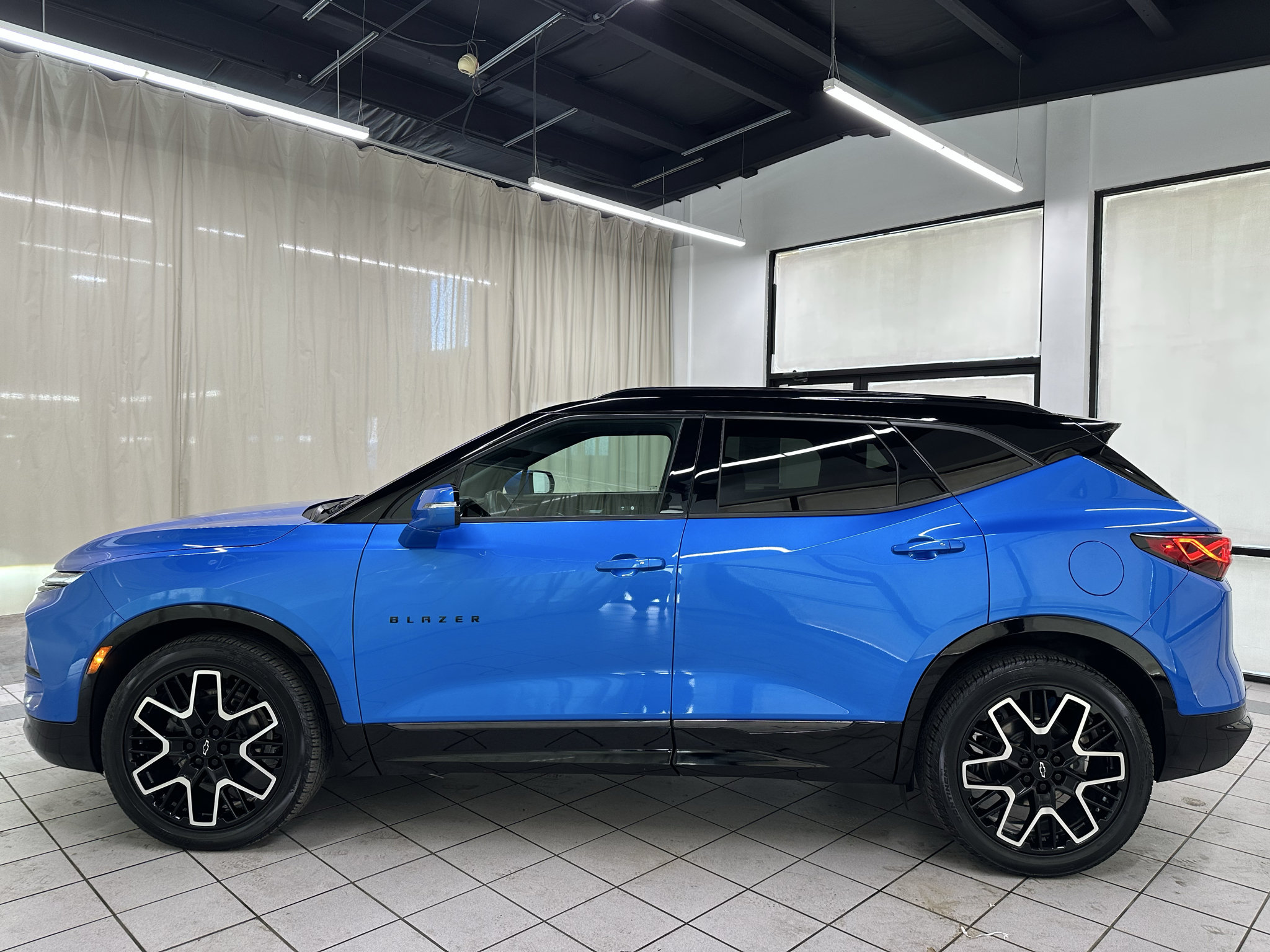 Certified 2025 Chevrolet Blazer RS w/ Driver Confidence II Package AWD/4WD image 12