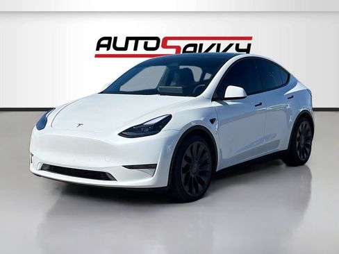 Used 2024 Tesla Model Y Performance AWD/4WD image 3