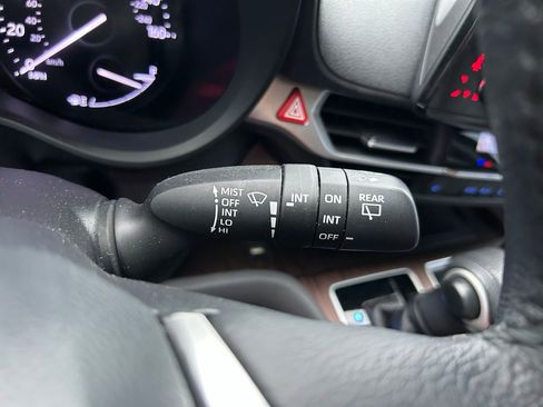 Used 2021 Toyota Sienna XLE w/ XLE Plus Package FWD image 22