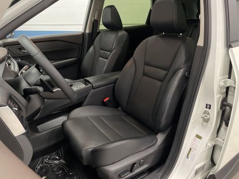 Used 2023 Nissan Rogue SV w/ SV Premium B Package image 4