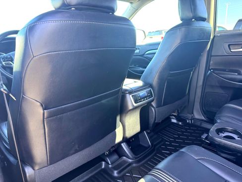 Used 2017 Toyota Highlander SE image 19