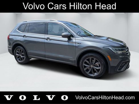 Used 2023 Volkswagen Tiguan SE FWD image 1
