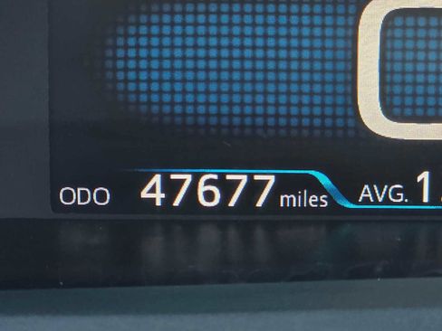 Used 2020 Toyota Prius Prime XLE image 33