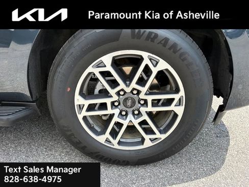 Used 2025 Ford Expedition Max Active RWD image 30